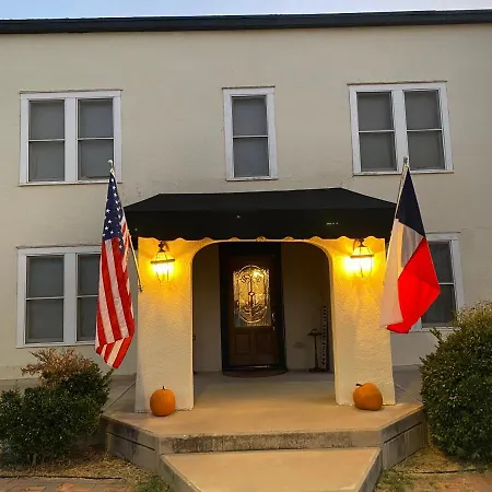 The Hotel Texan